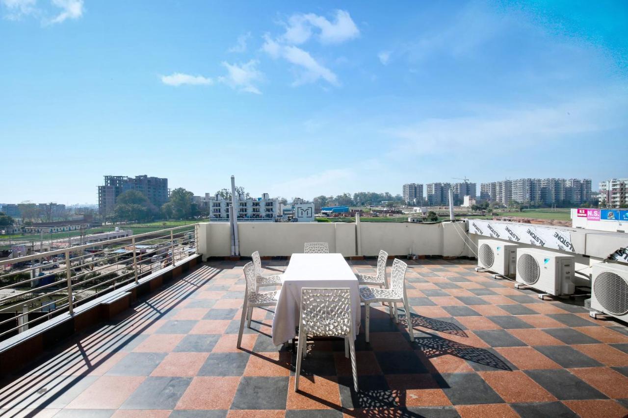 Hotel Woodcrest Zirakpur - Best Family Hotel By - A Unit Of Sidham Group Εξωτερικό φωτογραφία