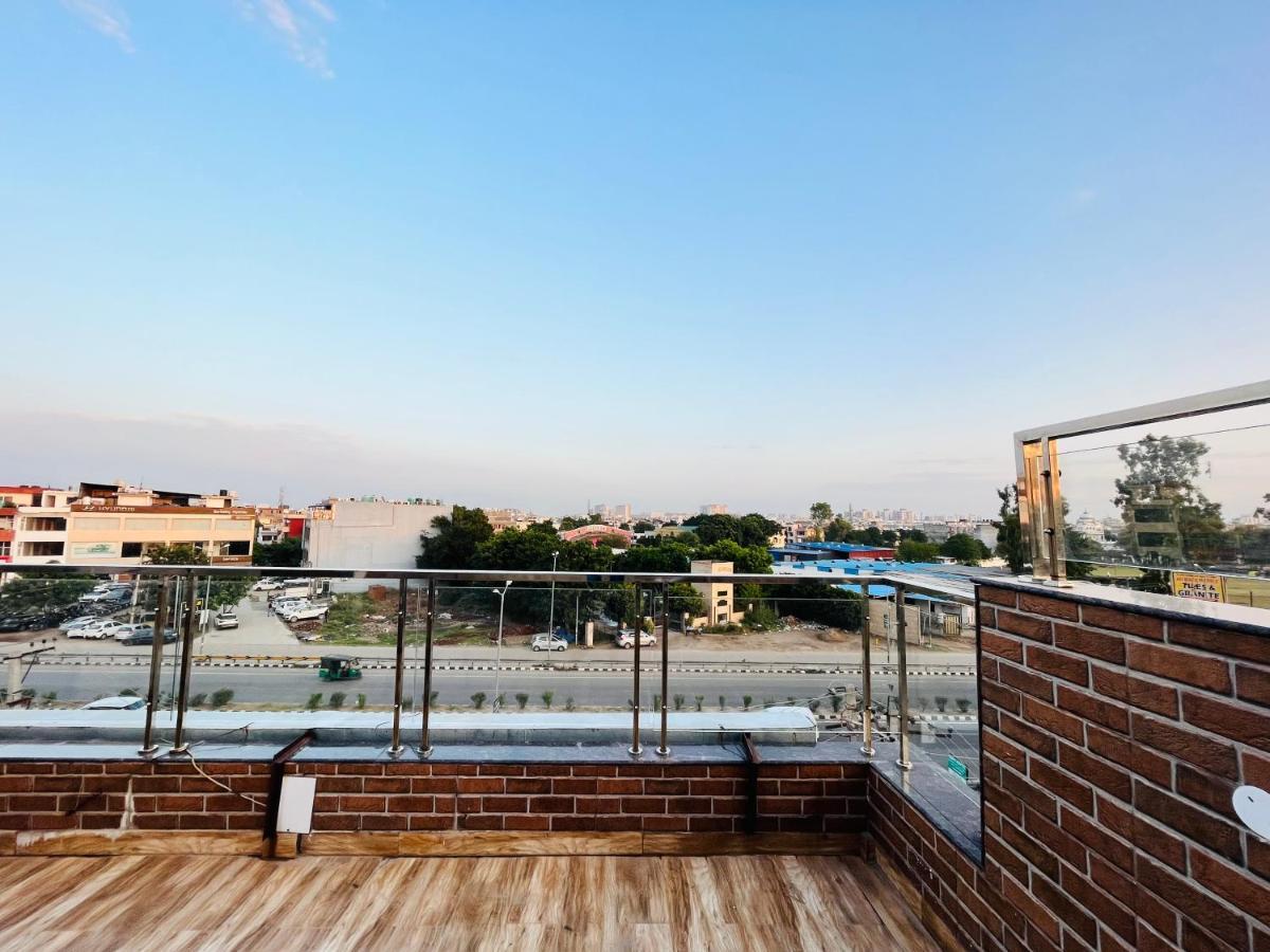 Hotel Woodcrest Zirakpur - Best Family Hotel By - A Unit Of Sidham Group Εξωτερικό φωτογραφία