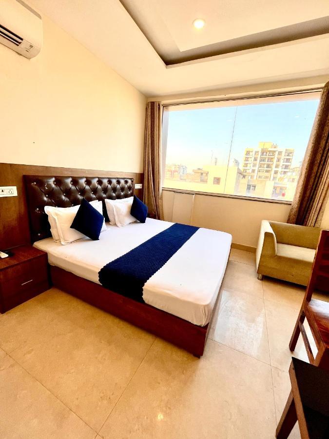 Hotel Woodcrest Zirakpur - Best Family Hotel By - A Unit Of Sidham Group Εξωτερικό φωτογραφία